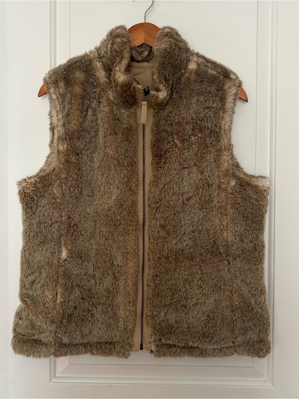 Old Navy reversible faux fur utility vest Large tan khaki vintage 2006 Y2K
